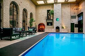 Heated Pool: Tropical Townhome in Wheat Ridge