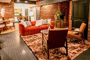 Heated Pool: Tropical Townhome in Wheat Ridge