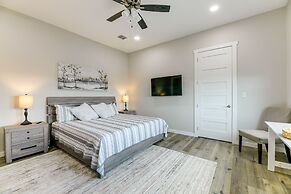 6 Mi to Beach: Modern Rockport Home!