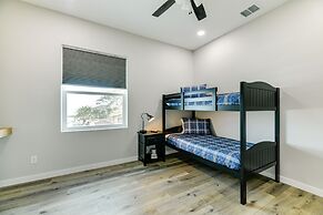 6 Mi to Beach: Modern Rockport Home!