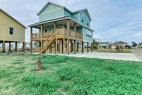 6 Mi to Beach: Modern Rockport Home!