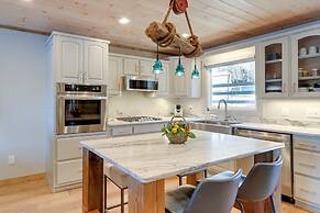 Lakefront Townhome w/ Dock: 6 Mi to Blue Ridge!