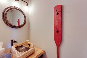 Lakefront Townhome w/ Dock: 6 Mi to Blue Ridge!