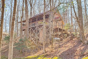 Quaint Dahlonega Cabin w/ Cavenders Creek Access!