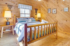 Quaint Dahlonega Cabin w/ Cavenders Creek Access!