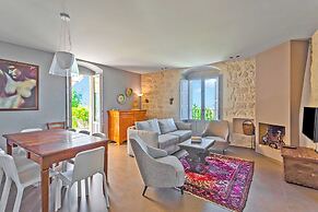 Villa Iris