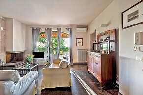 Villa Iris