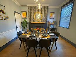 Spacious 3-Bedroom House with Parking