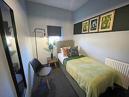 Spacious 3-Bedroom House with Parking