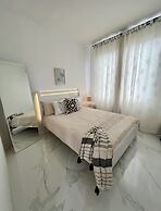 Captivating Brand New Apartment in Pereybere