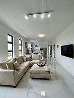 Captivating Brand New Apartment in Pereybere
