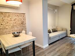 Montserrat Apartments by gaiarooms