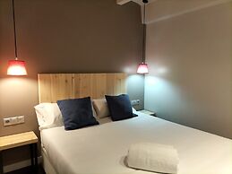 Montserrat Apartments by gaiarooms