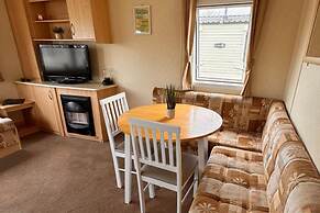3 Bed Caravan - Sleeps 8 - Pet Friendly, Parking