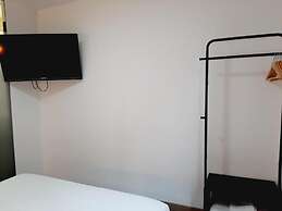 Hostal Laia by gaiarooms