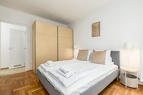 Venus Apartments - Synagogue I