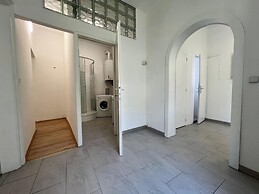 Welcoming 4BR shared Apt.-best location