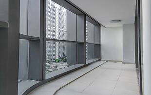 LANDMARK 81 Luxury Riverside Retreat