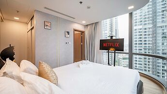 LANDMARK 81 Luxury Riverside Retreat