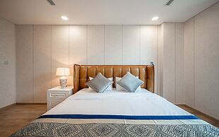 LANDMARK 81 Luxury Riverside Retreat