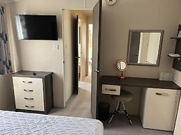 Inviting Luxury 2-bedroom Caravan in Hunstanton