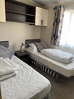 Inviting Luxury 2-bedroom Caravan in Hunstanton