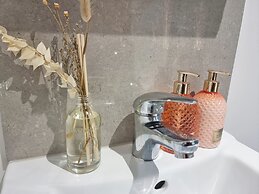 4Bed 3Bath - 8min to London Bridge