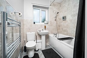 Hotel Comforts & Home Conveniences -sleeps 8