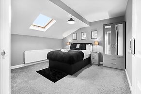 Hotel Comforts & Home Conveniences -sleeps 8