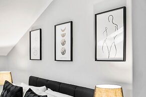 Hotel Comforts & Home Conveniences -sleeps 8