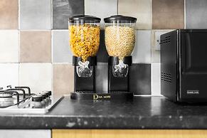 Hotel Comforts & Home Conveniences -sleeps 8