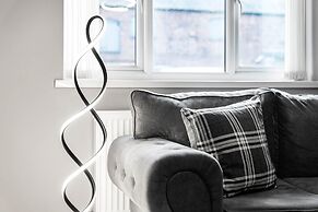 Hotel Comforts & Home Conveniences -sleeps 8