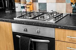 Hotel Comforts & Home Conveniences -sleeps 8