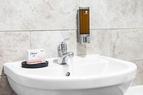 Hotel Comforts & Home Conveniences -sleeps 8