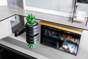 Hotel Comforts & Home Conveniences -sleeps 8