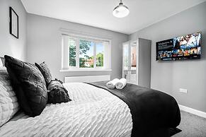 Hotel Comforts & Home Conveniences -sleeps 8