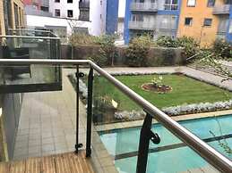 2Bed-2Bath Flat - Gym Pool Balcony Lift