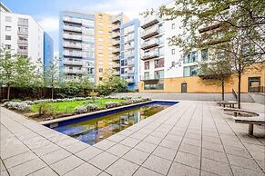 2Bed-2Bath Flat - Gym Pool Balcony Lift