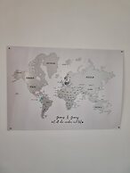 2Bed-2Bath Flat - Gym Pool Balcony Lift