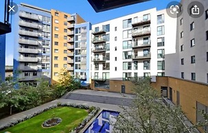 2Bed-2Bath Flat - Gym Pool Balcony Lift