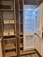 2Bed-2Bath Flat - Gym Pool Balcony Lift