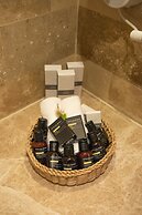 Villaqua Boutique Hotel