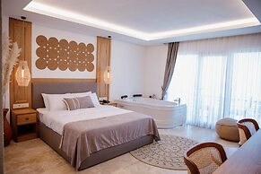 Villaqua Boutique Hotel