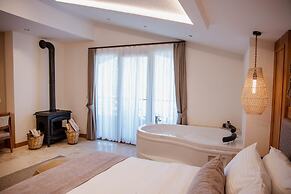 Villaqua Boutique Hotel