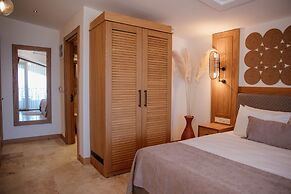 Villaqua Boutique Hotel