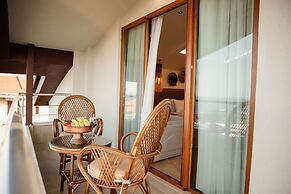 Villaqua Boutique Hotel