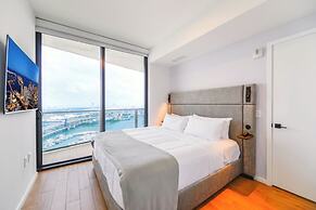 Apartment Offering Direct Bay Views