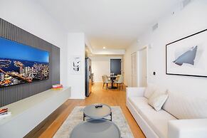 Apartment Offering Direct Bay Views