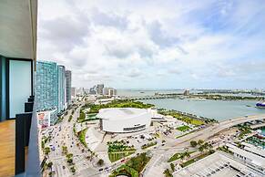 Apartment Offering Direct Bay Views