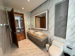 Breeze Villa with maid by Lofty